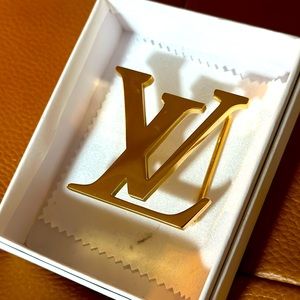 Louis Vuitton Belt Buckle (Gold) never used